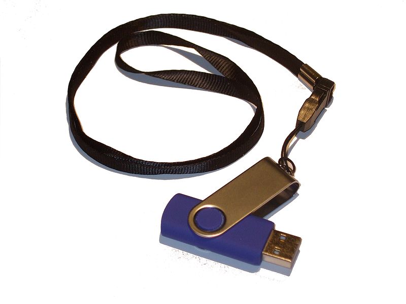 Datei:USB Stick-Schlaufe-0-Verlust.JPG