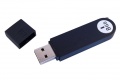 USB-Stick mit geöffneter Schutzkappe