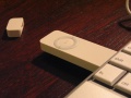 USB-Audio-Player (iPod shuffle) an einem 12″-Powerbook